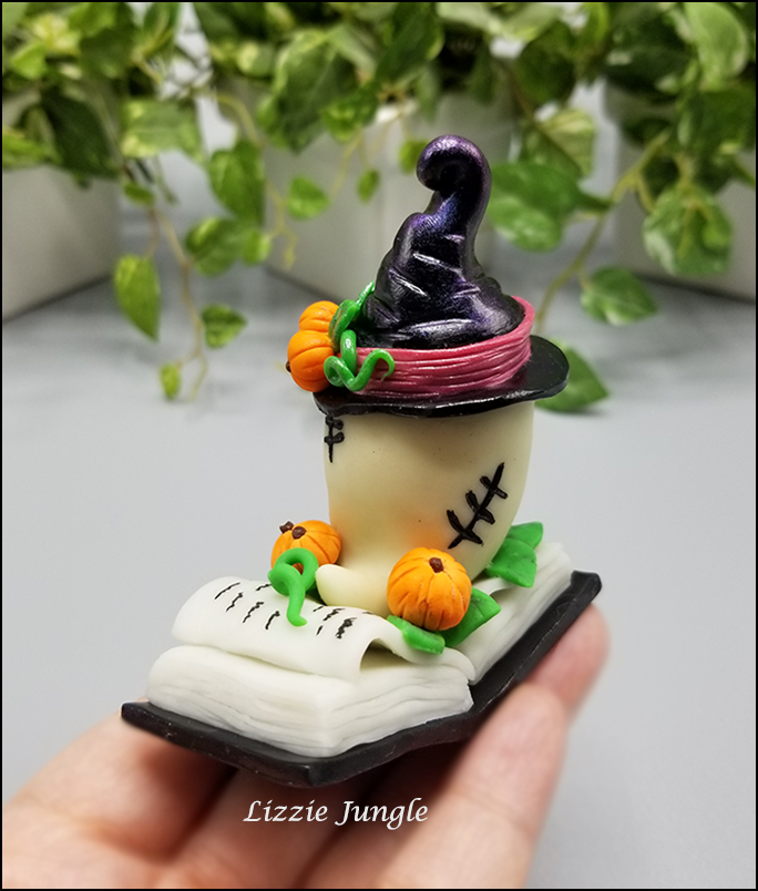 Zyla - Book Ghosty with Green Witch Hat