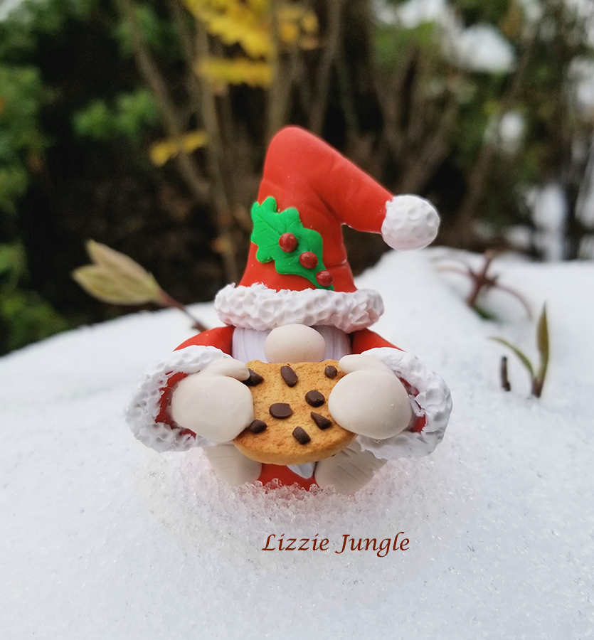 Santa Eats Giant Cookie